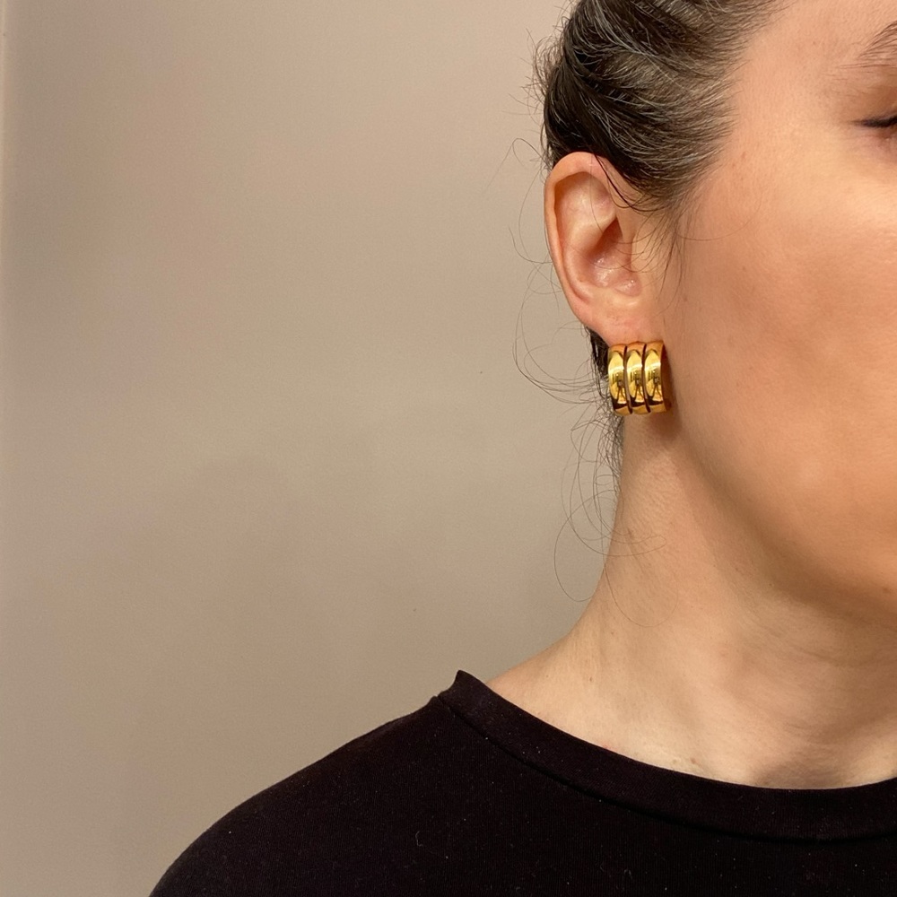Cendre Anastasiia half hoop trio triple band ribbed 18k gold plated earrings